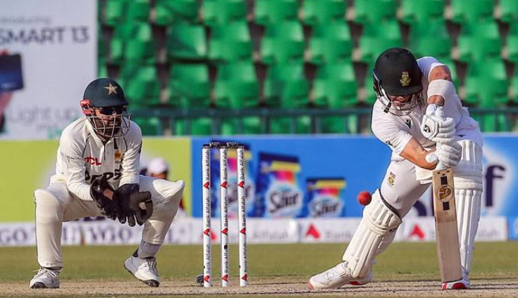 First Test, Day 3: South Africa all out for 269 in first innings