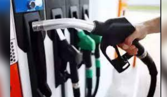 Govt reduces petrol price by Rs5.66, per litre, diesel by Rs1.39
