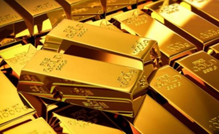 Gold price decreases by Rs10,600 per tola in Pakistan