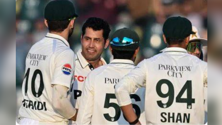 2nd Test, Day 2: South Africa 185 for 4 at stumps against Pakistan