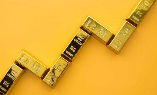 Gold price decreases by Rs7,538 per tola in Pakistan