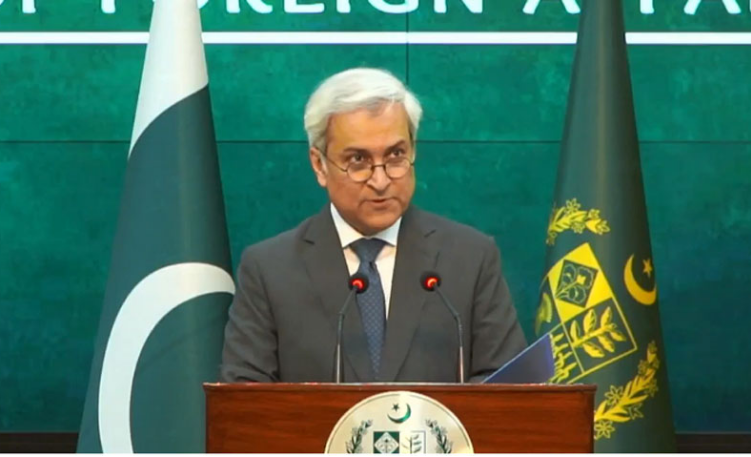 FO says Afghan transit trade will remain suspended until evaluation of security situation