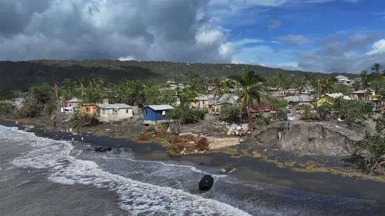 More than 30 dead as Hurricane 'Melissa' tears through Caribbean, heads for Bermuda