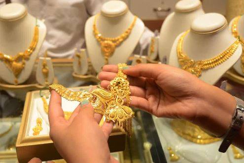 Gold price decreases by Rs1,000 per tola in Pakistan