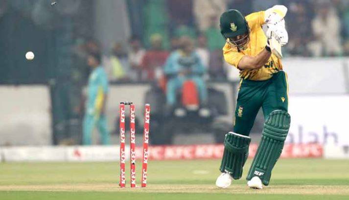 2nd T20: South Africa set 111-run target for Pakistan