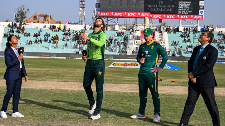 3rd ODI: South Africa win toss, bat first against Pakistan 