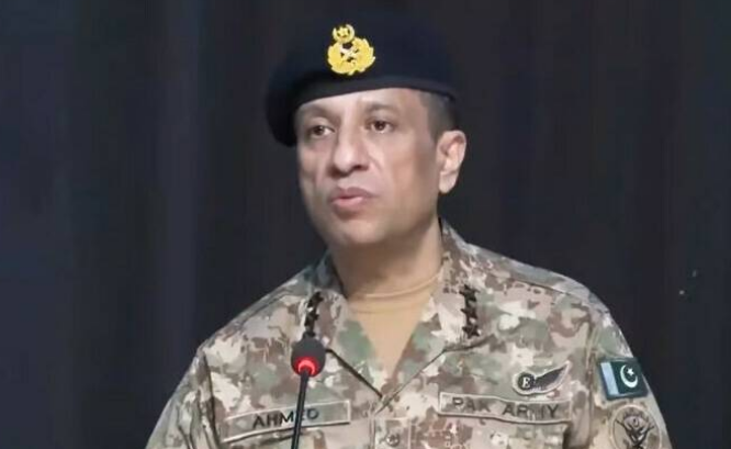DG ISPR visits QAU, briefs students on national security and Pakistan Army's professional role