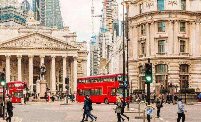 9 UK universities temporarily suspend admissions for Pakistani, Bangladeshi students