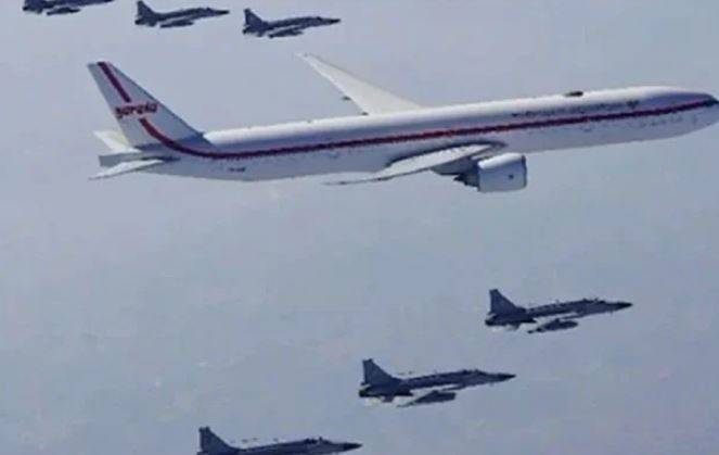 Pakistan Air Force fighter jets give grand welcome to Indonesian president