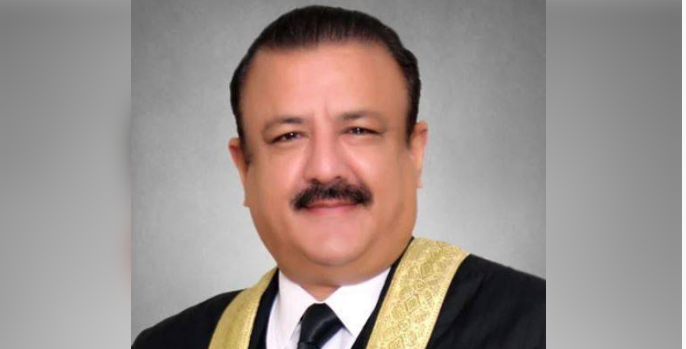 Degree case: Justice Jahangiri objects to Inclusion of IHC CJ Dogar's inclusion in bench