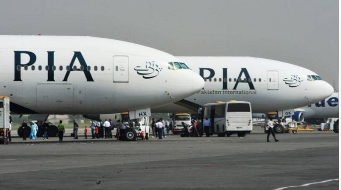 Bidding for PIA privatisation begins in Islamabad, three groups submit offers