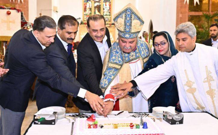 Field Marshal Asim Munir attends Christmas celebrations at Rawalpindi's Christ Church