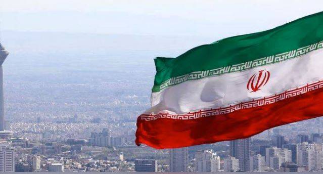 At least 16 killed in clashes as anti-inflation demonstrations intensify across Iran, claim rights groups 