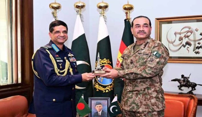 Field Marshal reiterates Pakistan's commitment to fostering defence ties with Bangladesh