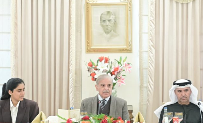 PM says Pakistan, UAE relations moving toward effective economic cooperation