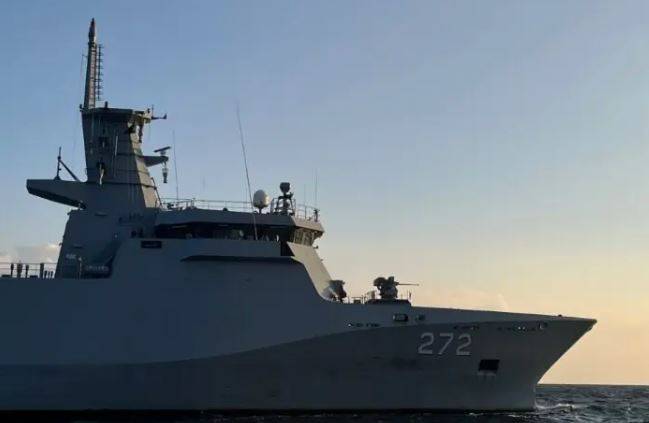 Pakistan Navy evacuates Sri Lankan national in critical condition 1,500km off the coast