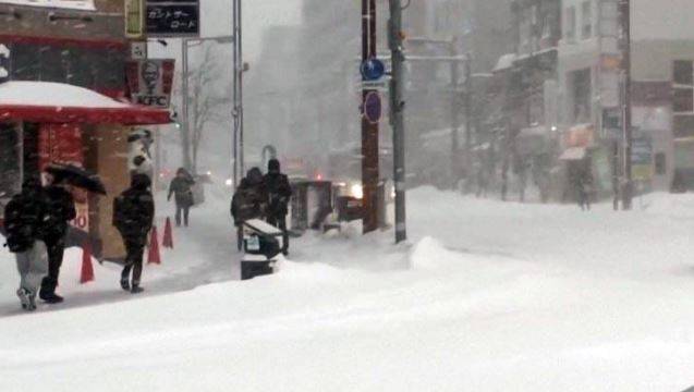 Heavy snowfall paralyzes daily life in Japan’s Hokkaido region
