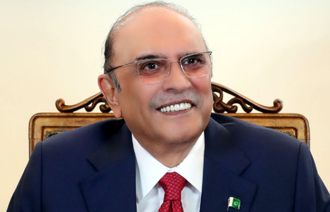 President Zardari felicitates Kuwaiti leadership, people on national day