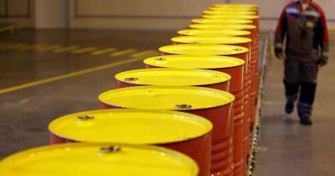 Experts warn oil prices could reach $150 per barrel if Strait of Hormuz remains closed
