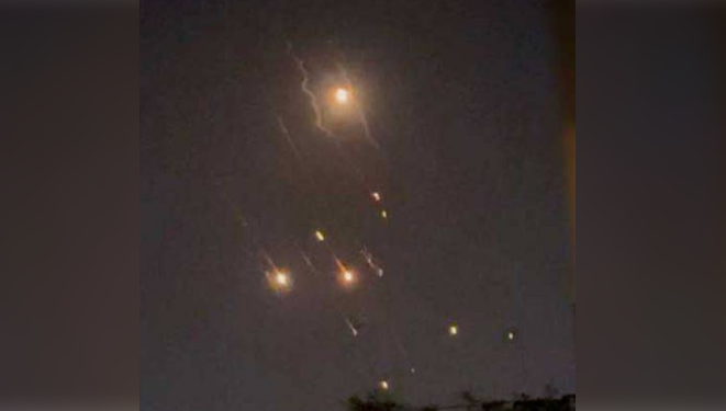 Iran retaliates to Israeli strike on Bushehr with missiles targeting Tel Aviv
