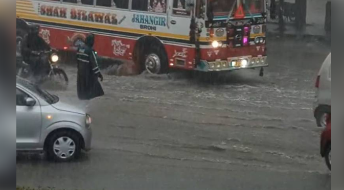 At least 4 killed, roads submerged as heavy rain lashes Karachi