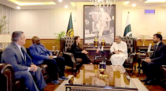 Interior Minister Naqvi, US envoy discuss arrangements for high-level US-Iran talks in Islamabad