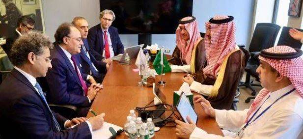 Aurangzeb advances Pakistan’s economic agenda in key Washington meetings