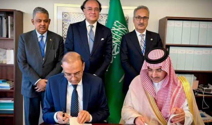 Pakistan, Saudi Arabia sign agreement to extend $3 billion deposit 