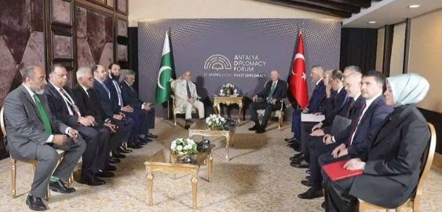 Shehbaz, Erdogan reaffirm commitment to strengthen Pakistan-Turkiye ties