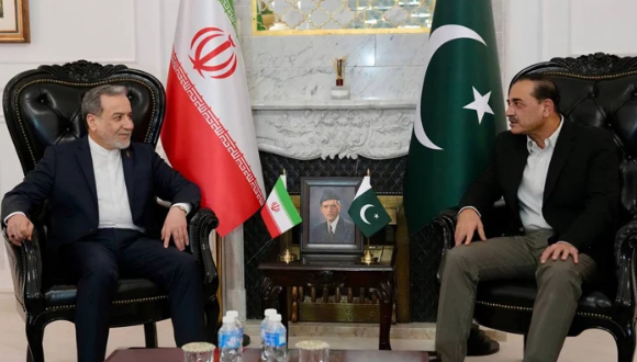 Iranian FM meets Field Marshal Asim Munir amid hopes of US-Iran talks revival