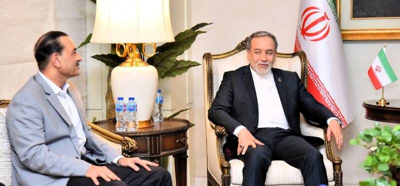 Pakistan's diplomatic role deepens as Iranian FM meets Field Marshal Munir twice in 24 hours before Moscow visit