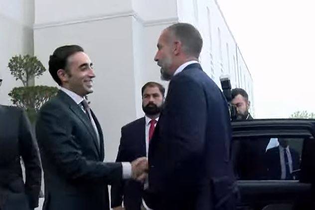 Prince Rahim Aga Khan arrives in Islamabad on official visit