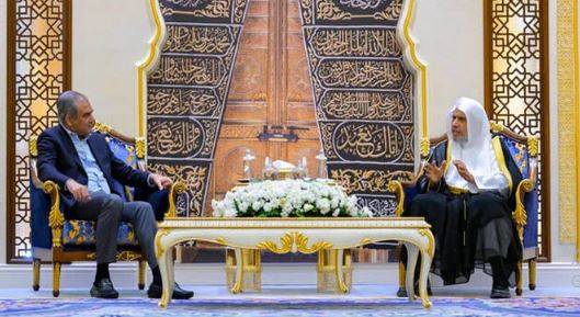 Interior Minister Naqvi meets Secretary-General of Muslim World League in Makkah