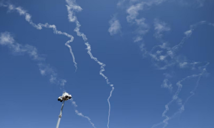 US and Iran exchange attacks for a second day as tensions escalate 