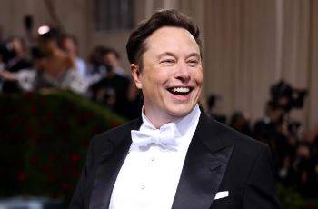 Elon Musk becomes world’s first trillionaire as SpaceX shares go public