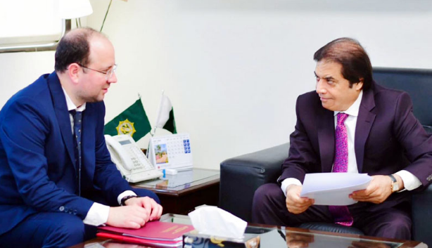 Pakistan, Russia agree to boost cooperation in railway sector 