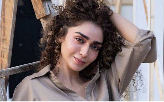 Hajra Yamin eyes leading roles after winning audience appreciation