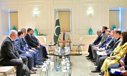 Istanbul: PM Shehbaz invites Turkish companies to expand investment in Pakistan's key sectors