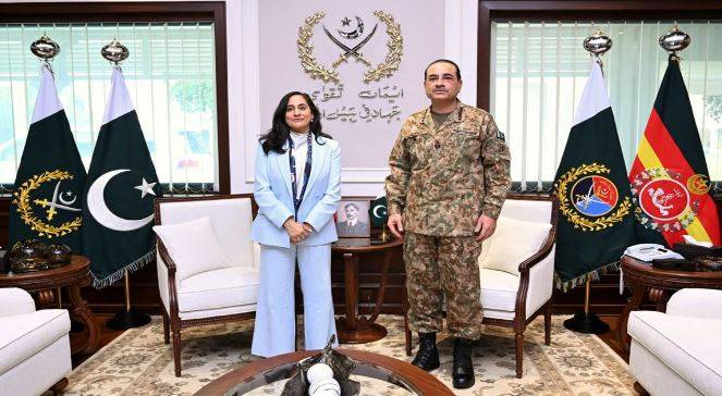 Canadian FM calls on Field Marshal Asim Munir, lauds Pakistan's efforts for peace and stability 