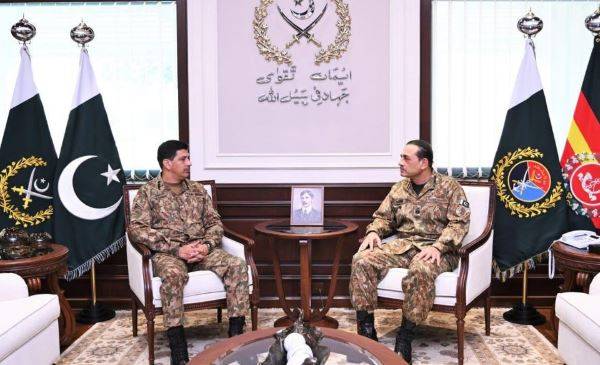 Commander National Strategic Command General Aamer Raza calls on CDF Asim Munir