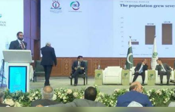Mian Amer Mahmood proposes creation of new administrative units to improve governance