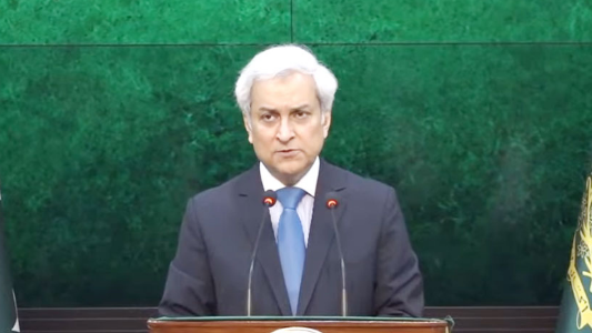 Pakistan 'doing utmost' to bring US, Iran back to Islamabad MOU: FO