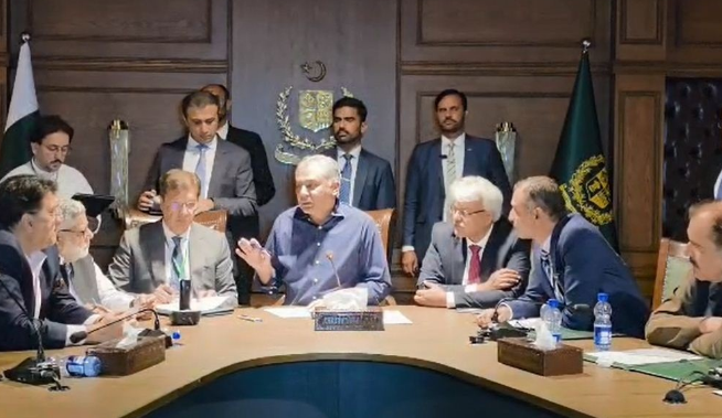 Interior Minister Naqvi vows to provide secure environment to traders