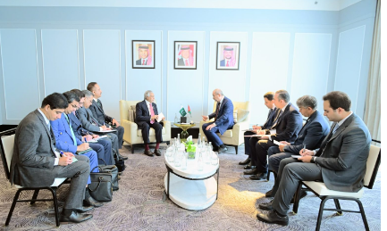 Dar discusses regional developments with Jordanian and Somali counterparts