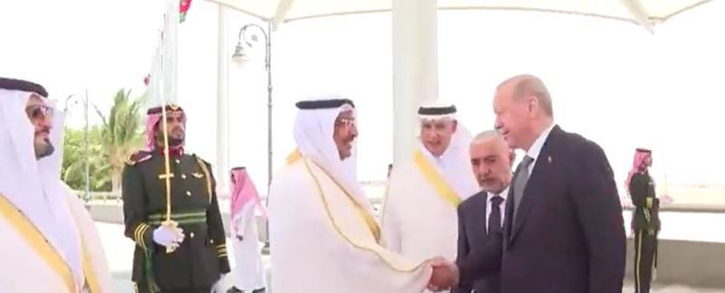 Turkiye President Erdogan in KSA for talks with Saudi Crown Prince, Pakistan PM 