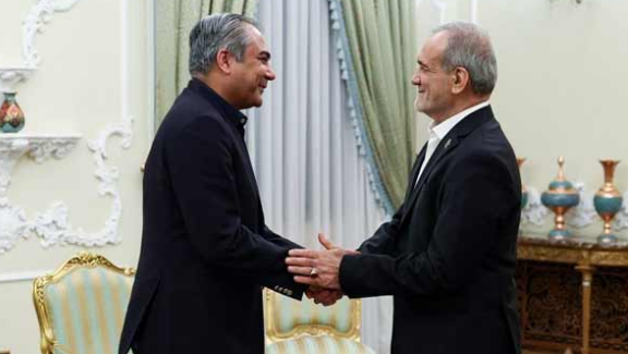President Pezeshkian reaffirms Iran’s commitment to deepen ties with Pakistan 