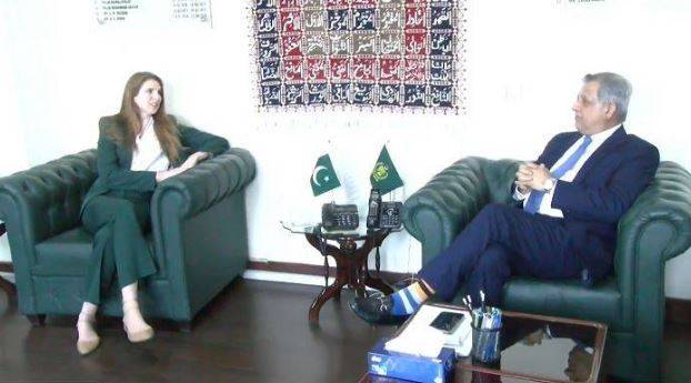 Pakistan, UK discuss student visa delays and educational cooperation