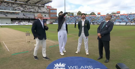 1st Test: England win toss, decide to field first against Pakistan