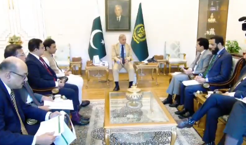 PM Shehbaz directs petroleum minister to reach Karachi, negotiate with refineries to reduce diesel prices