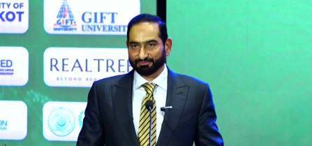 Smaller provinces can bring economic and administrative benefits: Mian Amer